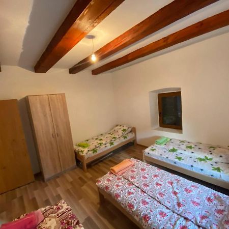 Hotel Shpija E Gjyshit Vuthaj à Gusinje Extérieur photo