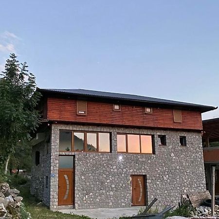 Hotel Shpija E Gjyshit Vuthaj à Gusinje Extérieur photo