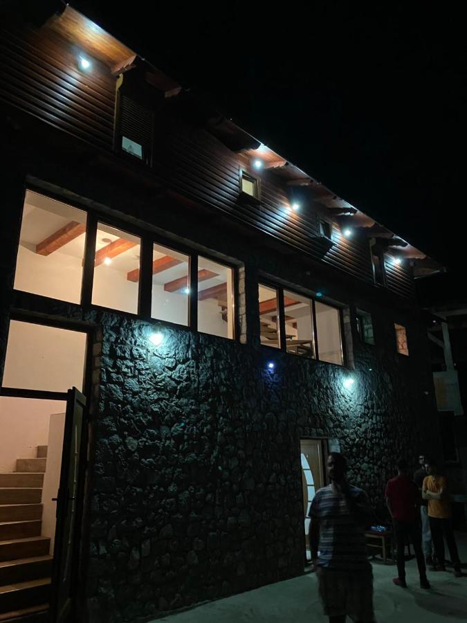 Hotel Shpija E Gjyshit Vuthaj à Gusinje Extérieur photo