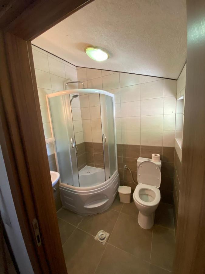 Hotel Shpija E Gjyshit Vuthaj à Gusinje Extérieur photo