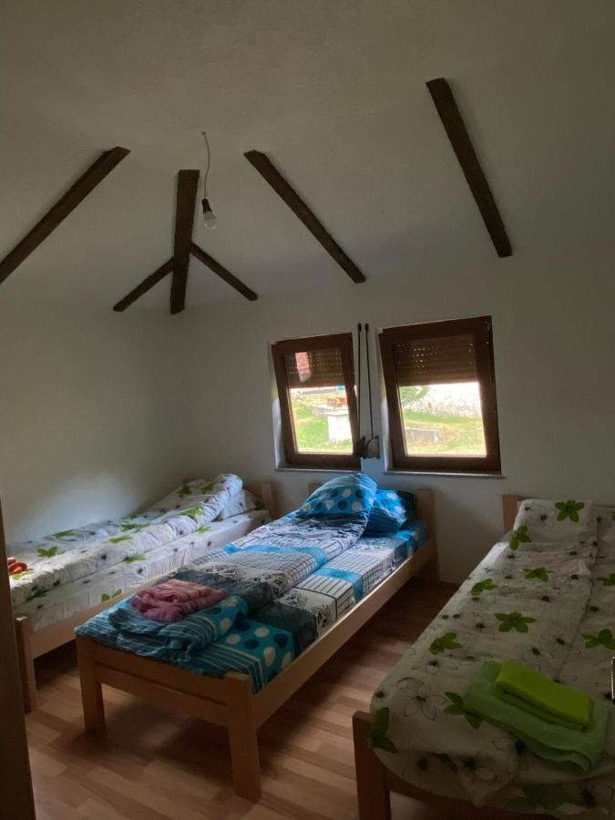 Hotel Shpija E Gjyshit Vuthaj à Gusinje Extérieur photo